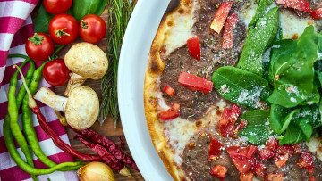 Картинка еда пицца шпинат шампиньоны перец помидоры томаты