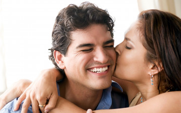 Картинка разное мужчина+женщина поцелуй