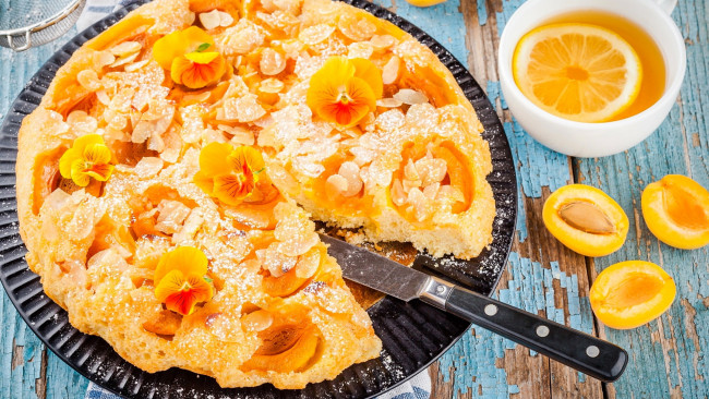 Обои картинки фото еда, пироги, чай, пирог, абрикосы