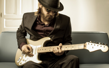 Картинка музыка -другое гитарист мужчина борода инструмент