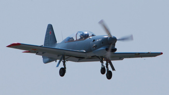 Обои картинки фото авиация, лёгкие одномоторные самолёты, корпорация, иркут, як152, учебный, тренировочный, самолет, первоначальная, летная, подготовка