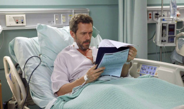 Картинка кино+фильмы house+m хаус кровать больница бумаги