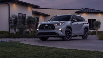 Картинка toyota+highlander+hybrid+xle+nightshade+2024 автомобили toyota highlander hybrid xle nightshade тойота двор кроссовер