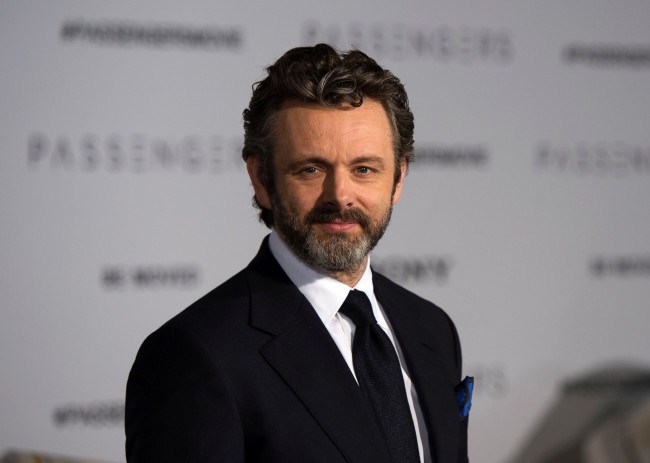 Обои картинки фото мужчины, michael sheen, майкл, кристофер, шин, актер, продюсер, политический, активист, мужчина, знаменитости, костюм