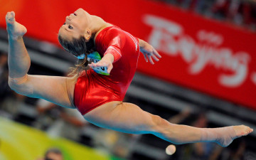 Картинка alicia sacramone спорт гимнастика полет