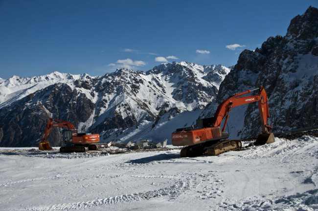 Обои картинки фото техника, экскаваторы, горы