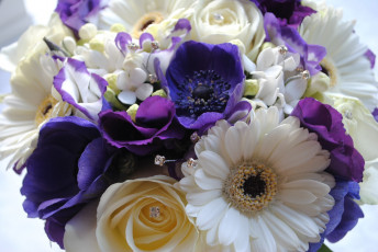 Картинка цветы букеты композиции анемоны эустома герберы розы