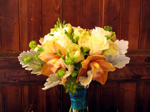 Обои картинки фото цветы, букеты, композиции, букет, розы, ваза