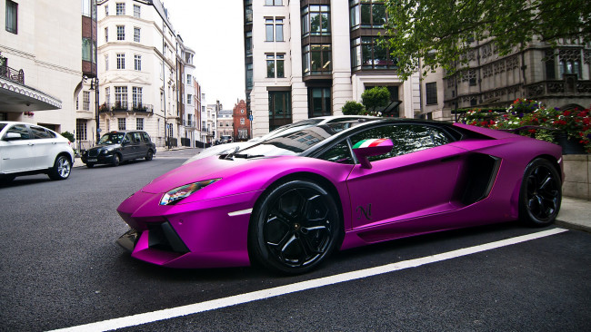 Обои картинки фото lamborghini, aventador, автомобили, выставки, уличные, фото, автомобиль, стиль, изящество, мощь, скорость