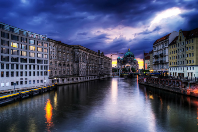 Обои картинки фото берлин, города, германия, река, огни, ночь