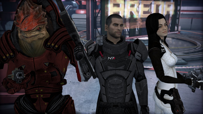 Обои картинки фото 3д графика, фантазия , fantasy, существо, оружие, взгляд, девушка, мужчина