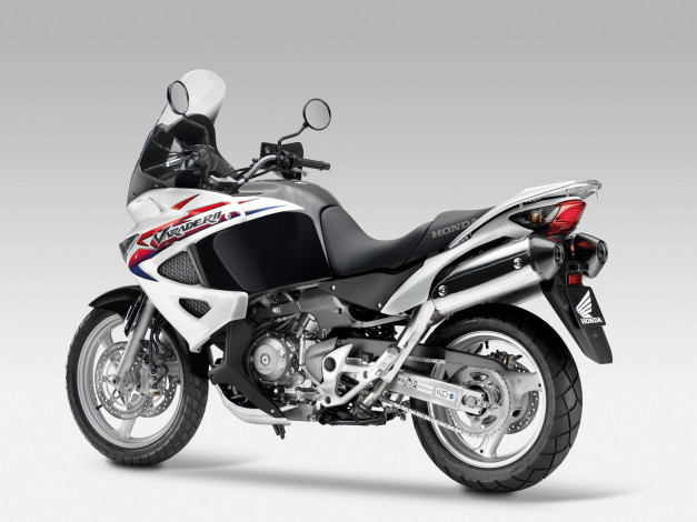 Обои картинки фото мотоциклы, honda