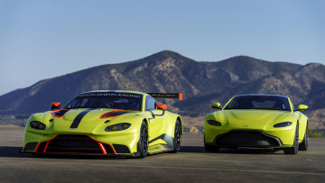 Картинка aston+martin+racing+vantage+gte+and+aston+martin+vantage+2018 автомобили aston+martin vantage racing aston martin 2018 gte
