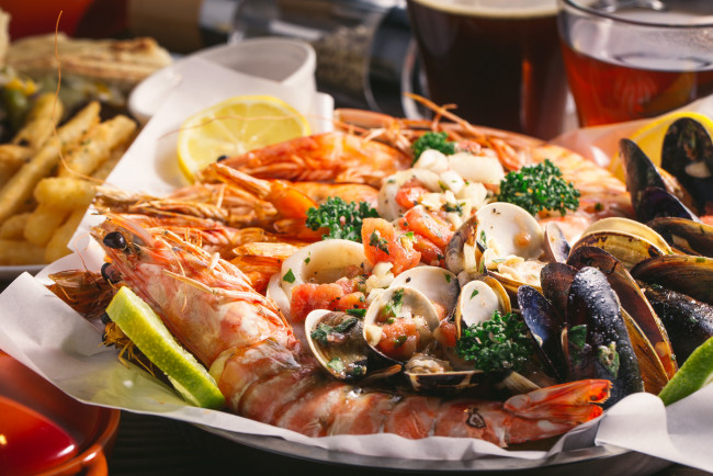 Обои картинки фото еда, рыба,  морепродукты,  суши,  роллы, снедь