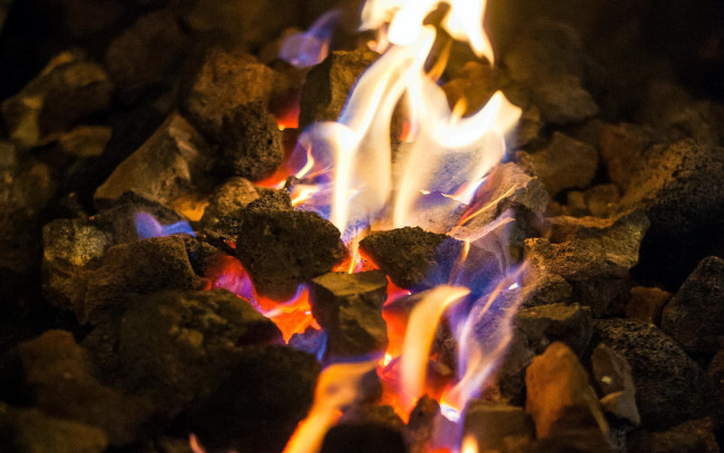 Обои картинки фото природа, огонь, поленья, пламя, костер