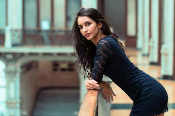 Картинка девушки -+брюнетки +шатенки девушка модель брюнетка красотка красавица флирт стройная фигура сексуальная секси поза взгляд макияж