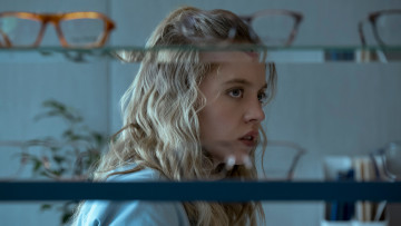 Картинка the+voyeurs+ +2021+ кино+фильмы the+voyeurs драма the voyeurs триллер детектив sydney sweeney pippa
