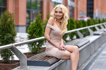 Картинка девушки анастасия+заярова блондинка тату платье мини