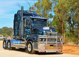 Картинка kenworth автомобили truck company грузовые автобусы сша колеса фура сила скорость трасса лето запчасти