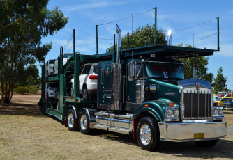 Картинка kenworth автомобили truck company грузовые автобусы сша колеса фура сила скорость трасса лето запчасти