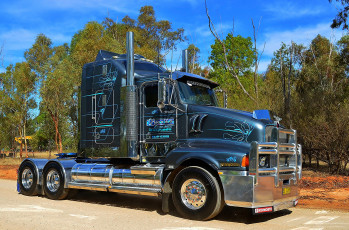 Картинка kenworth автомобили truck company сша автобусы грузовые колеса фура сила скорость трасса лето запчасти