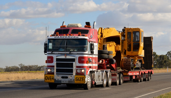 Обои картинки фото kenworth, автомобили, truck, company, грузовые, автобусы, сша