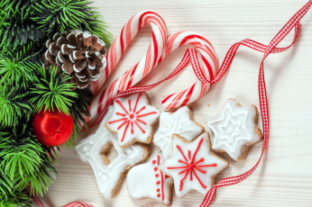 Картинка праздничные угощения печенье лента шишка