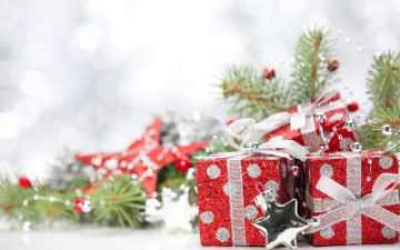 Картинка праздничные подарки+и+коробочки подарки ёлка украшения коробки