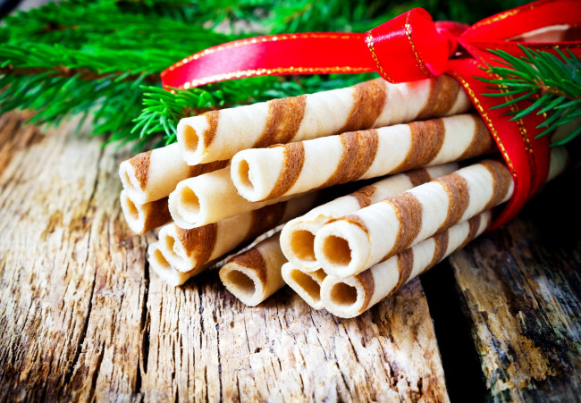 Обои картинки фото праздничные, угощения, бант, трубочки, печенье