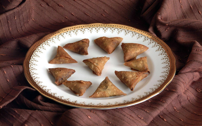 Обои картинки фото еда, хлеб,  выпечка, пирожки, самса