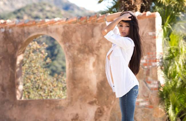 Обои картинки фото megan salinas, девушки, девушка, брюнетка, сексуальная, милая, модель, красивая, супер, сладкая, лапочка, симпатичная, классная, нежная, идеальная, няша, яркая, игривая, великолепная, обаятельная, жгучая, спокойная, удивительная