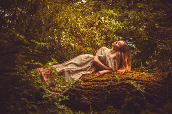 Картинка красивая+девушка девушки -+брюнетки +шатенки девушка женщина шатенка темноволосая сексуальная модель звезда позирует разная обувь верхняя стильная одежда нижнее эротическое бельё трусы лифчик колготки чулки аксессуары макияж и множество элементов на фотографии