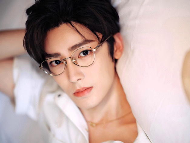 Обои картинки фото мужчины, hou ming hao, актер, лицо, очки, рубашка