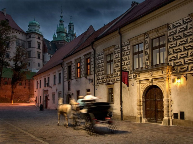 Обои картинки фото evening, in, cracow, города, здания, дома