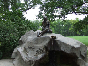 Картинка города фонтаны