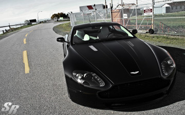 Картинка автомобили aston martin