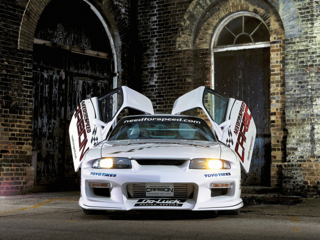 Обои картинки фото автомобили, nissan, datsun, белый, надписи, двери