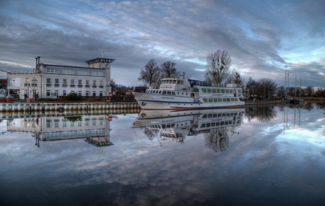 Обои картинки фото германия, иккермюнде, корабли, теплоходы, теплоход, река