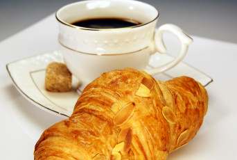 Картинка еда кофе +кофейные+зёрна чашка круассан сахар