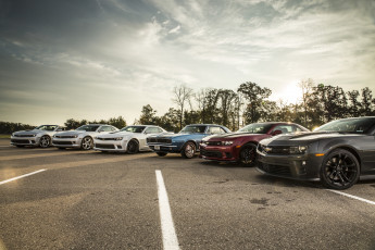 Картинка автомобили camaro chevrolet белый синий красный черный