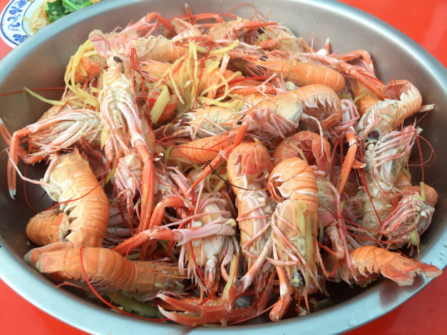 Обои картинки фото еда, рыба,  морепродукты,  суши,  роллы, креветки