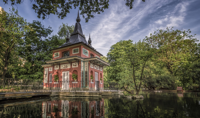 Обои картинки фото retiro park in madrid, города, мадрид , испания, состав, локомотив