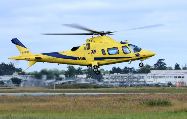 Обои картинки фото agusta-westland aw109, авиация, вертолёты, вертушка