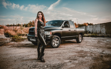 Картинка автомобили -авто+с+девушками dodge ram