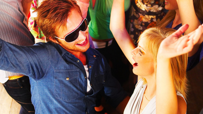 Обои картинки фото разное, люди, вечеринка, парень, девушка