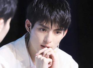 Картинка мужчины wang+hao+xuan ван хаосюань wang hao xuan