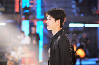 Картинка мужчины wang+yi+bo актер певец танцор рубашка