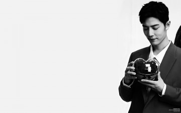 Картинка мужчины xiao+zhan актер пиджак сердечко коробка