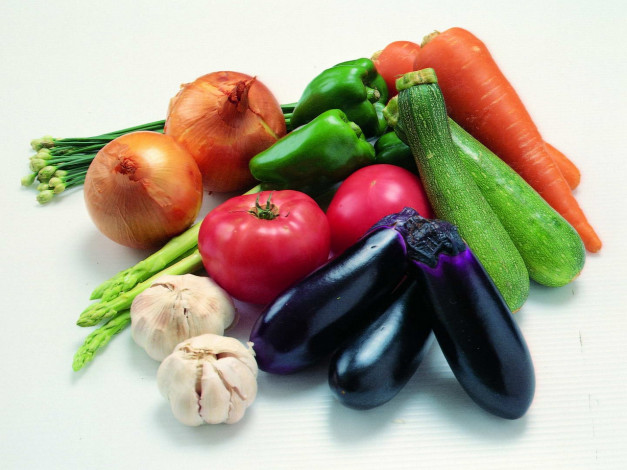 Обои картинки фото еда, овощи, томаты, помидоры, морковь