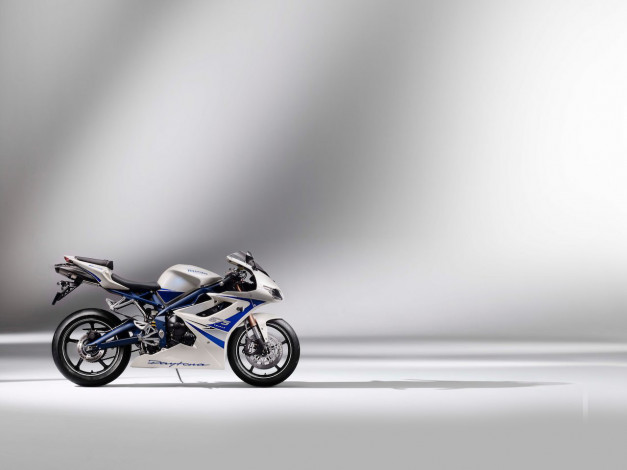 Обои картинки фото мотоциклы, triumph